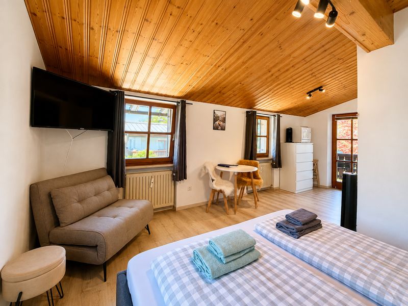 Charmante möblierte Dachgeschosswohnung mit besonderem Flair